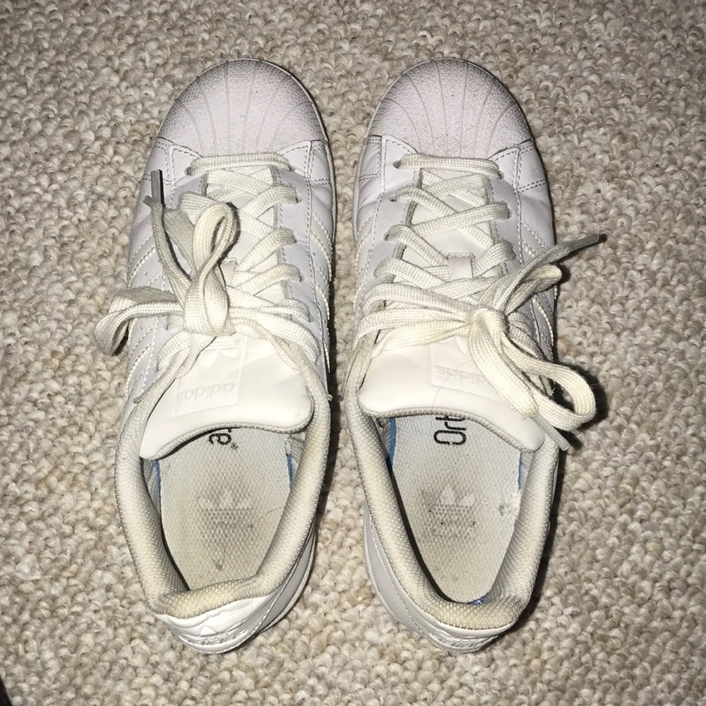 Adidas superstars white